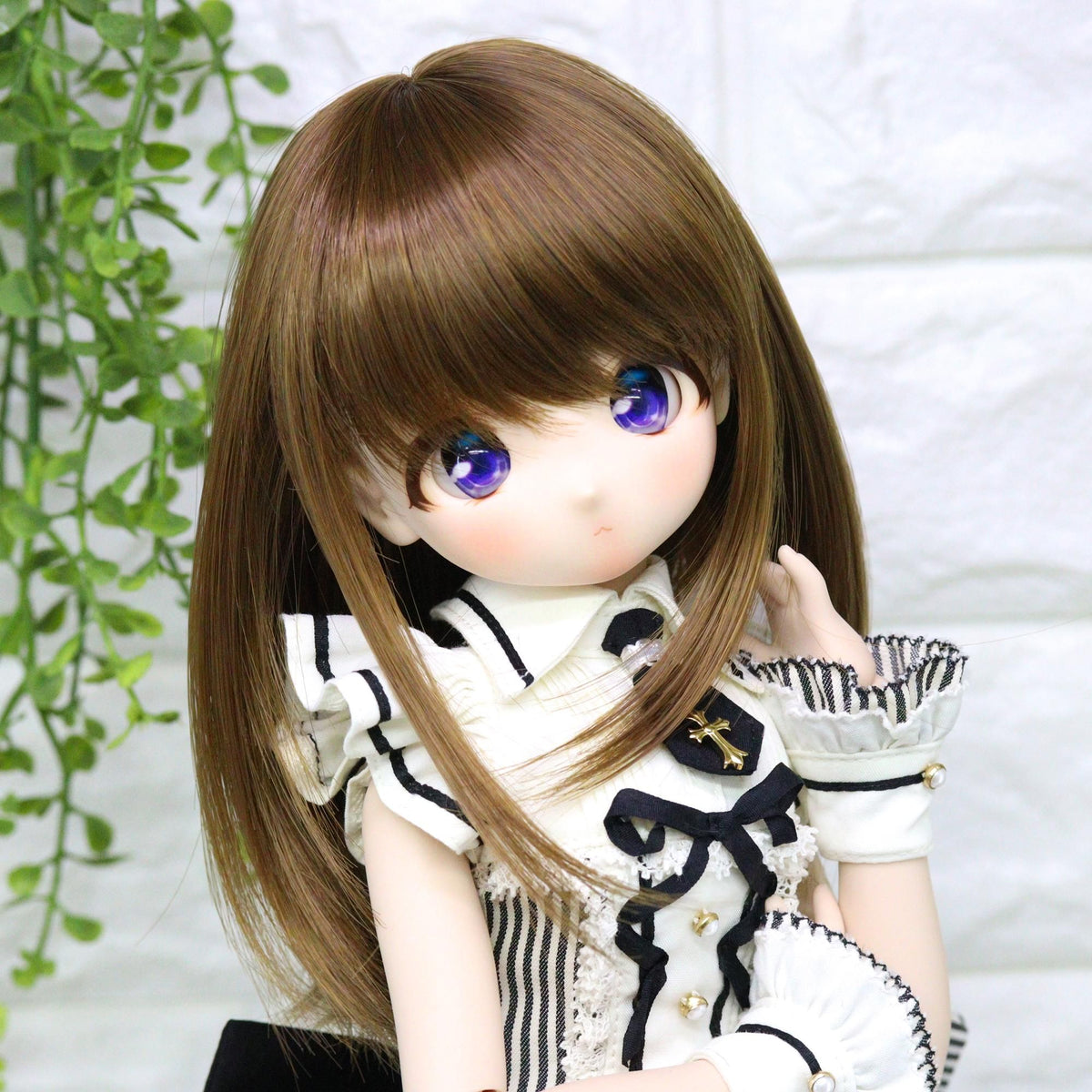 DOLLCE Semi Long wig in Warm Brown