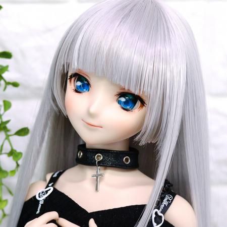 DOLLCE Hime Cut wig in Moon White
