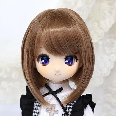 DOLLCE Maesagari Bob wig in Warm Beige