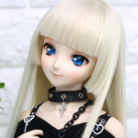 DOLLCE Hime Cut wig in Silk Grey