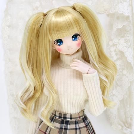 DOLLCE Half Twin wig in Amber Brown × Porcelain White