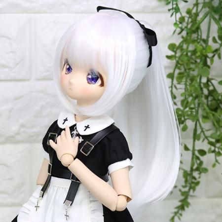 DOLLCE Pony Tail wig in Silk White