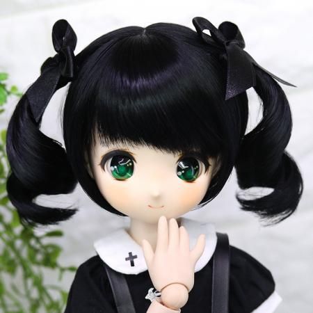 DOLLCE Strawberry Curl wig in Jet Black