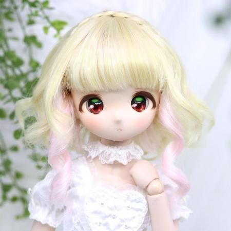 DOLLCE Aqua Frill wig in Honey Blonde × Pale Sakura Pink