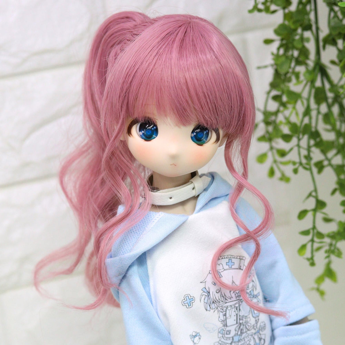 DOLLCE Side Pony wig in Pale Plum Pink