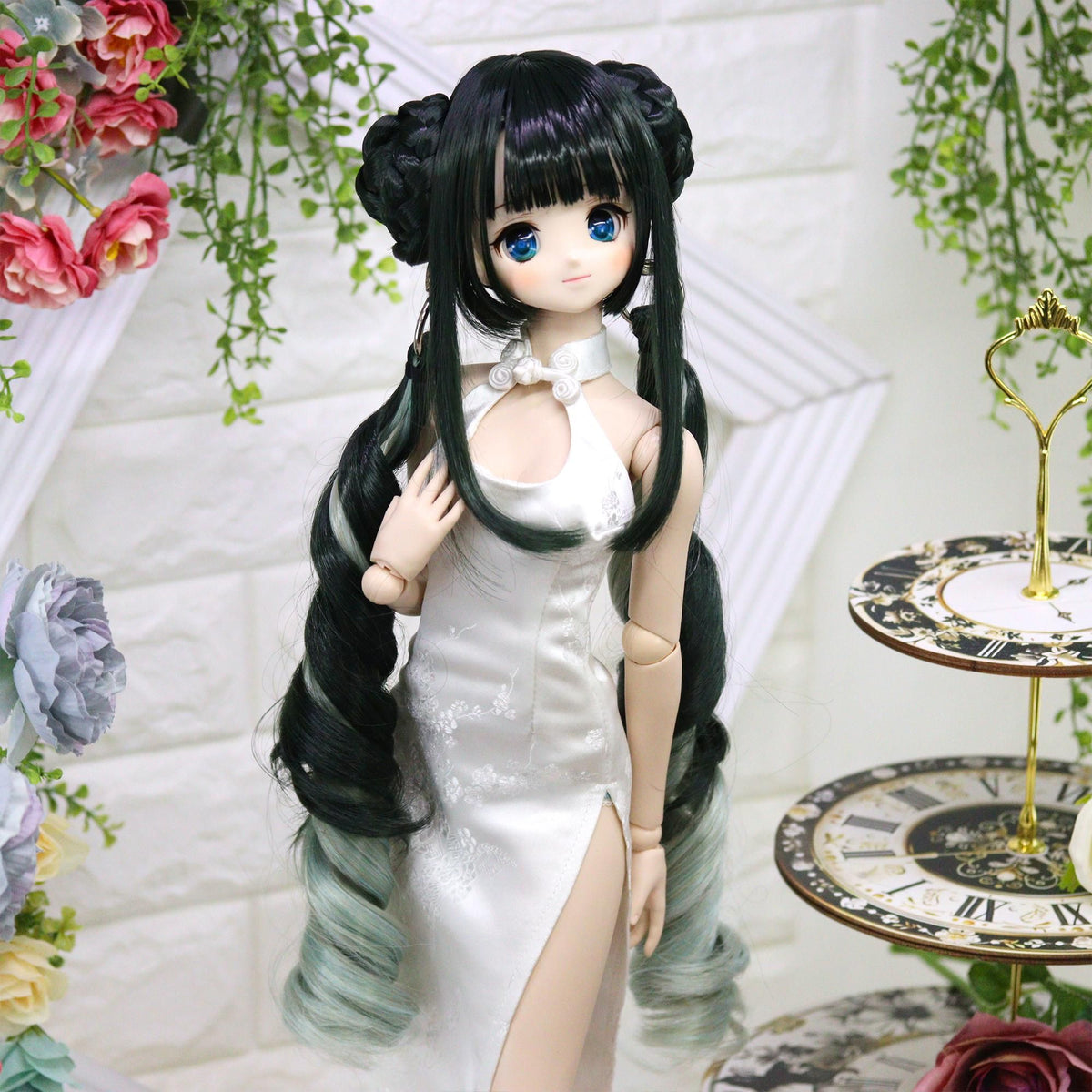 DOLLCE Oriental Knot wig in Black Green × Olive Green