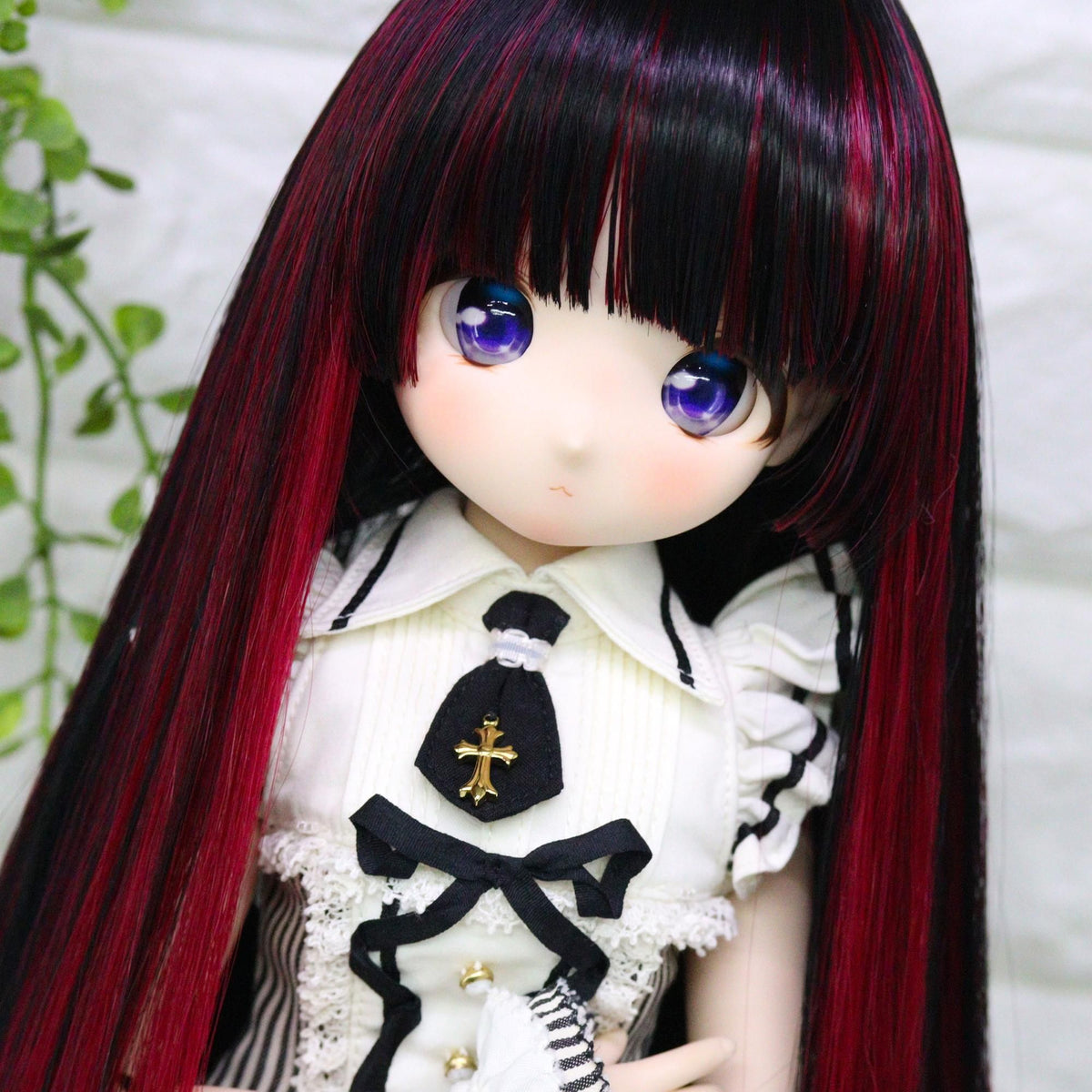 DOLLCE Lily Veil wig in Jet Black × Scarlet