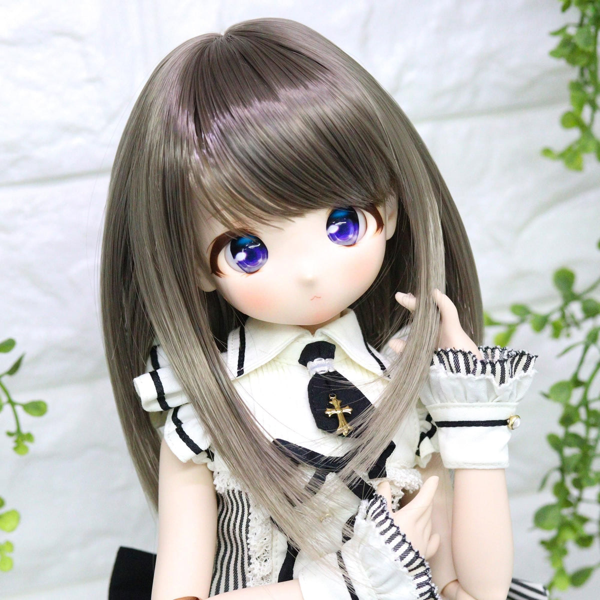 DOLLCE Semi Long wig in Edo Grey