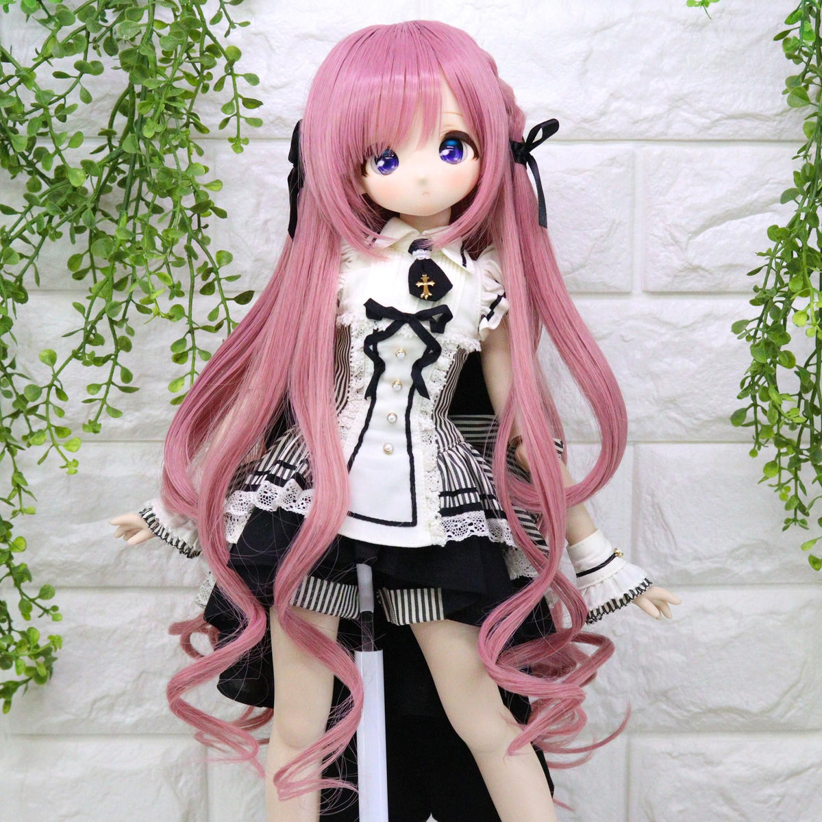 DOLLCE Moon Cherier wig in Pale Plum Pink